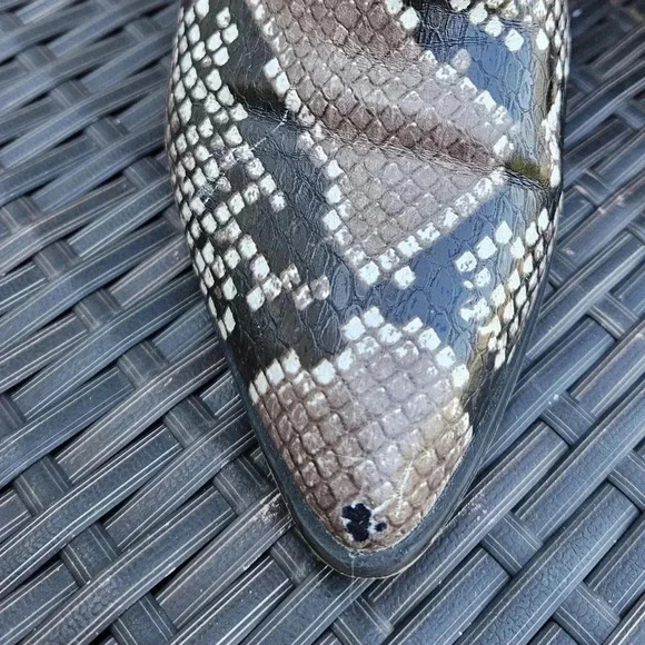 14h & Union Braxen Snake Embossed Block Heel Ankle Boots Women (sz 8.5M) - Picture 3 of 9